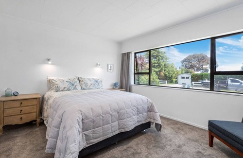 Waitahanui House | Mahuta Magic - Five Mile Bay Holiday Home