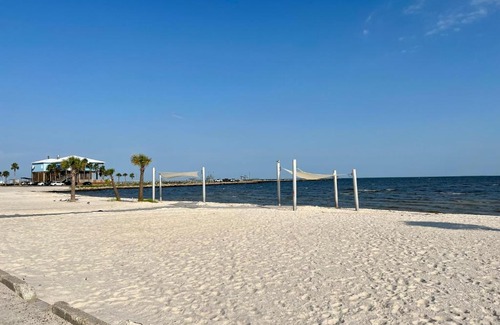 Long Beach House | Maiden Voyage