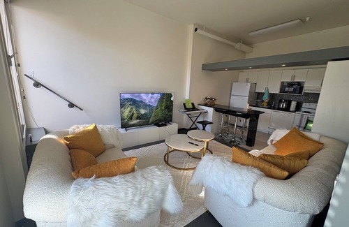 Downtown Winnipeg Apartment | “Main Downtown Stay — Close to Everything!”