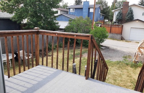Northwest Calgary House | Main Floor, Wi-Fi Incl. (Nose Hill Park)