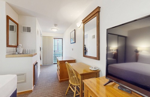 West End Cabin | Main Street stay - pool & hot tub - walk to lifts, dog-friendly, third floor