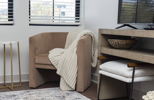 Speedway Condo | Main Street Suite - Within walking distance to the Indianapolis Motor Speedway