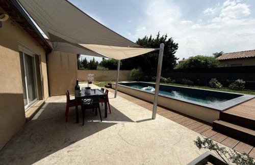 Sainte-Cecile-les-Vignes House | Maison 120m, piscine,jardin, parking, boulodrome