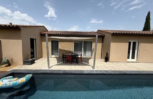 Sainte-Cecile-les-Vignes House | Maison 120m, piscine,jardin, parking, boulodrome