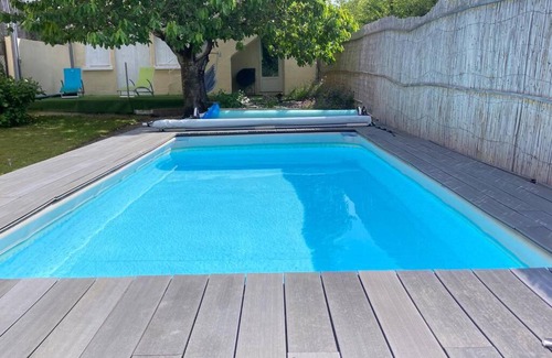 Coulounieix-Chamiers House | Maison, 4 personnes, wifi, terrasse, jardin, piscine partagée