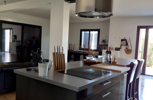 Saint-Medard-en-Jalles House | Maison Avec Piscine à 30 Minutes des Plages et de Bordeaux