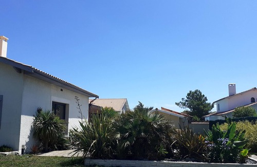 Saint-Medard-en-Jalles House | Maison Avec Piscine à 30 Minutes des Plages et de Bordeaux