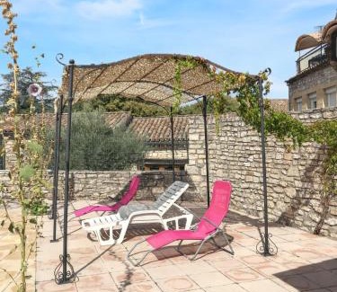 Orgnac-l'Aven Apartment | Maison accueillante à Orgnac-l'Aven avec piscine partagée