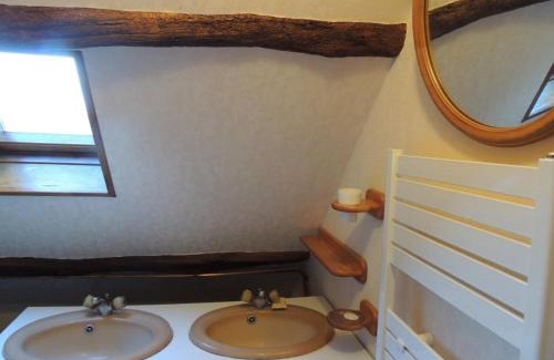 Champsecret House | Maison ancienne rénovée à Champsecret, animaux acceptés - FR-1-497-15