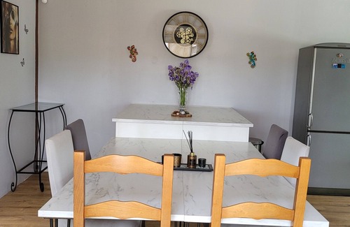 Pagny-la-Ville House | Maison au Bord du Canal