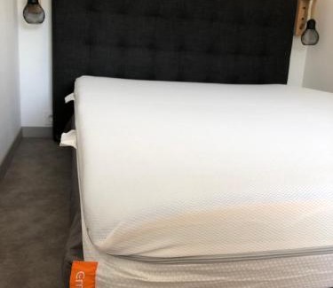 Perrancey-les-Vieux-Moulins House | Maison au bord du lac de saint Ciergues