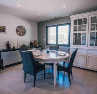 Sabran House | Maison au coeur des vignes