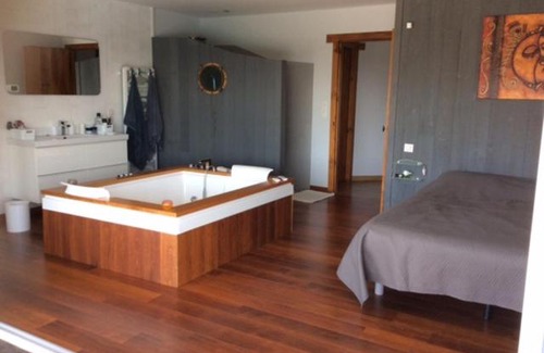 Villefranque Villa | maison au milieu de 9 hectares avec piscine chauffée