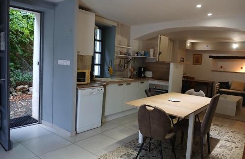 Grignan House | Maison au pied du château, terrasse