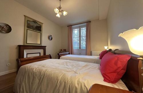 Lurcy-Levis House | Maison authentique avec grand jardin et confort moderne à Lurcy-Lévis - FR-1-489-556