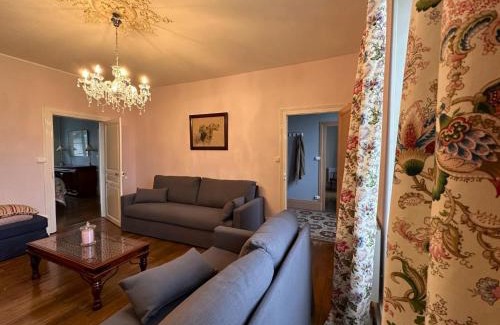 Lurcy-Levis House | Maison authentique avec grand jardin et confort moderne à Lurcy-Lévis - FR-1-489-556