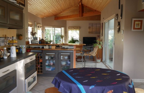 Martignas-Sur-Jalle House | Maison Avec Patio et Jardin au Calme à 10 min Aéroport et 25 du Bassin ou Océan