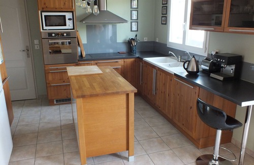 Generac House | Maison Avec Jardin et Piscine Idéal Pour les Familles