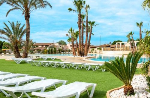 Portiragnes-Plage House | Maison avec piscine chauffée de Pâques à la toussaint accès animation & parc aquatique de juin à fin septembre