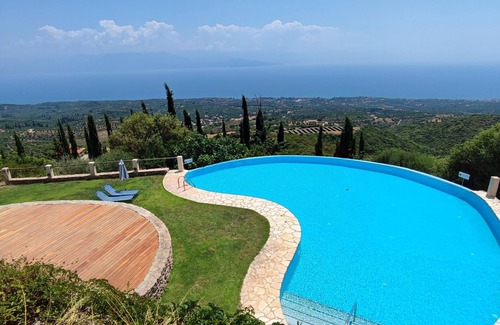 Mathia House | Maison Avec une vue Imprenable sur la Baie de Kalamata