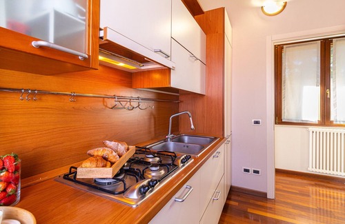 Rivoltella Apartment | Maison Blanchette By Bookinggardalake