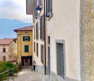 Lovere Old Town Apartment | Maison Camilla