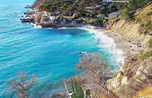 Ensues-la-Redonne House | Maison Chaleureuse à 5 Minutes de la Plage