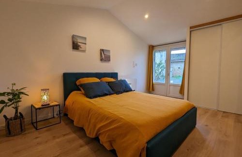 Aunac-sur-Charente House | Maison charentaise avec piscine chauffée, jardin privé et proche commerces, idéale pour couples - FR-1-653-228