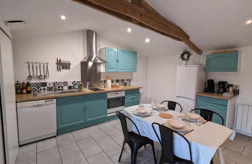 Aunac-sur-Charente House | Maison charentaise avec piscine chauffée, jardin privé et proche commerces, idéale pour couples - FR-1-653-228