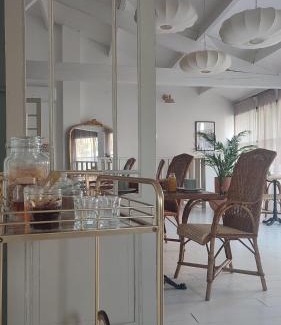 Fronsac Villa | Maison Charmeilles - Gîte touristique - Coliving