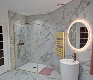 Nogent-sur-Oise House | Maison Chic avec jacuzzi Nogent sur Oise YaoSpa60