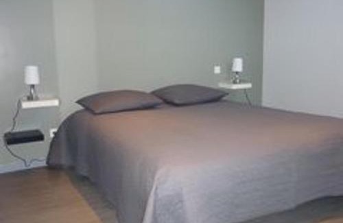 Averdon House | Maison confort moderne avec piscine chauffée, animaux acceptés - FR-1-491-355