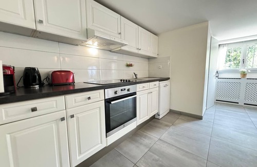 Chelles Apartment | Maison Confortable Avec Jardin à 15 min de Paris et 20 min de Disney