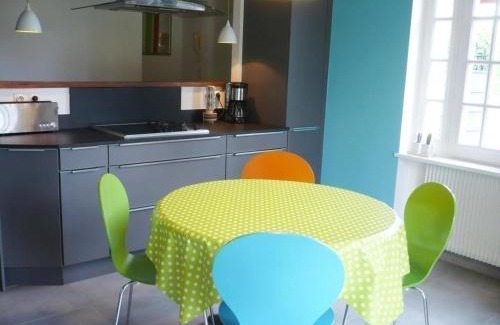 Renaison House | Maison confortable avec jardin et terrasse, idéale pour séjour relaxant - FR-1-496-110