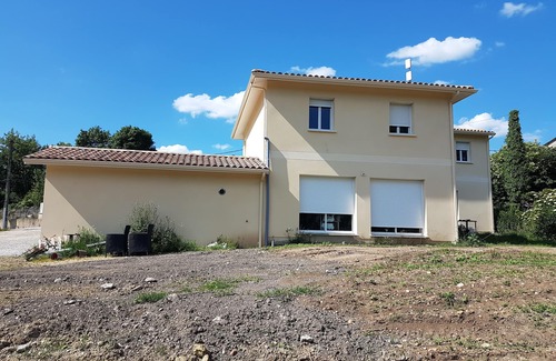 Les Artigues-de-Lussac House | Maison de Village