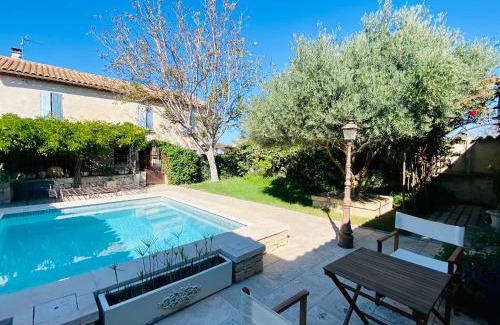 Le Pontet House | Maison d'hôtes La Capucine