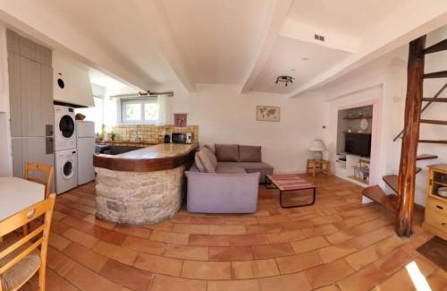Sigonce House | Maison dans un endroit paisible