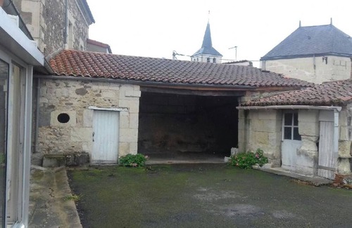 Argenton l'Eglise House | Maison de Bourg Spacieuse, 6 Personnes Deux-sèvres