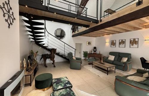 Louroux-Hodement House | Maison de caractère avec piscine et jardin à Haut-Bocage - FR-1-489-516