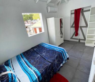 Pointe-Noire House | Maison de charme a Pointe Noire avec balcon prive