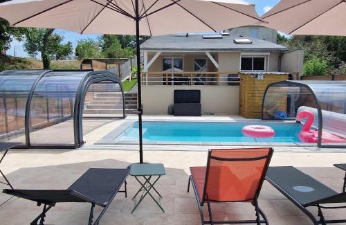 La Fleche House | Maison de charme en bord du Loir, 6-8 pers, proche Zoo de La Flèche, piscine à venir, parking inclus - FR-1-410-429