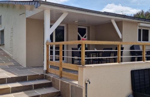 La Fleche House | Maison de charme en bord du Loir, 6-8 pers, proche Zoo de La Flèche, piscine à venir, parking inclus - FR-1-410-429