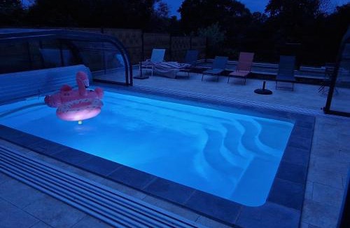 La Fleche House | Maison de charme en bord du Loir, 6-8 pers, proche Zoo de La Flèche, piscine à venir, parking inclus - FR-1-410-429
