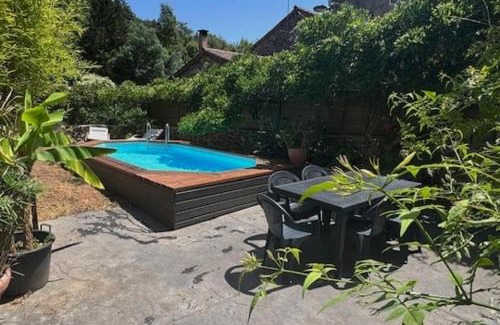 La Celle-sous-Gouzon House | Maison de rue avec piscine
