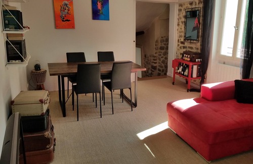 Trets House | Maison de Ville Avec Cour Privée au Coeur de la Provence