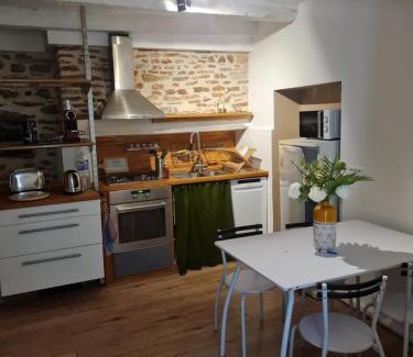 Cahors Old Town Apartment | Maison de ville cadurcienne plein centre