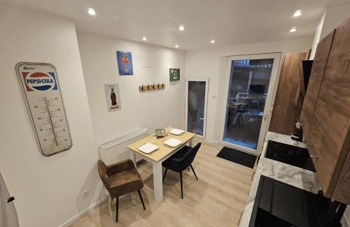 Epinal House | Maison de ville rénovée avec garage privatif à Épinal - FR-1-589-834