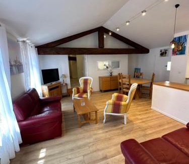 Centre Historique House | Maison du Cloitre Couvent des Carmes