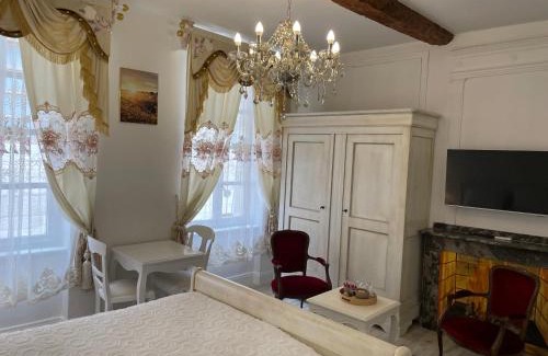 Centre Historique House | Maison du Cloitre Couvent des Carmes