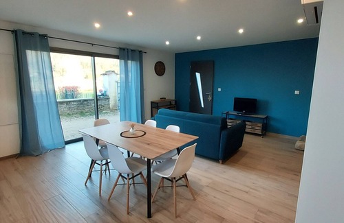 Charmes-sur-l'Herbasse House | Maison en Drôme des Collines, L'orée du Bois